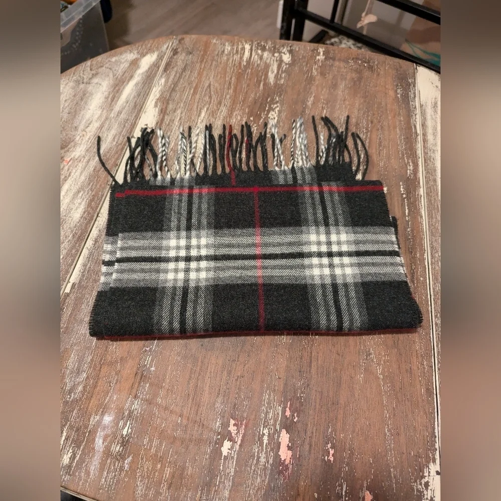Frass Black and‎ gray red striping 100% acrylic soft scarf